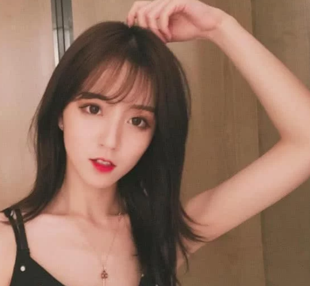 抖音莉哥直播间被封,原因不出意外,从"三万姐"变成"无价莉"