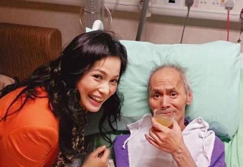 2012年中风一年的刘家辉为了躲避第二任泰籍妻子施压夺取财产,转住到