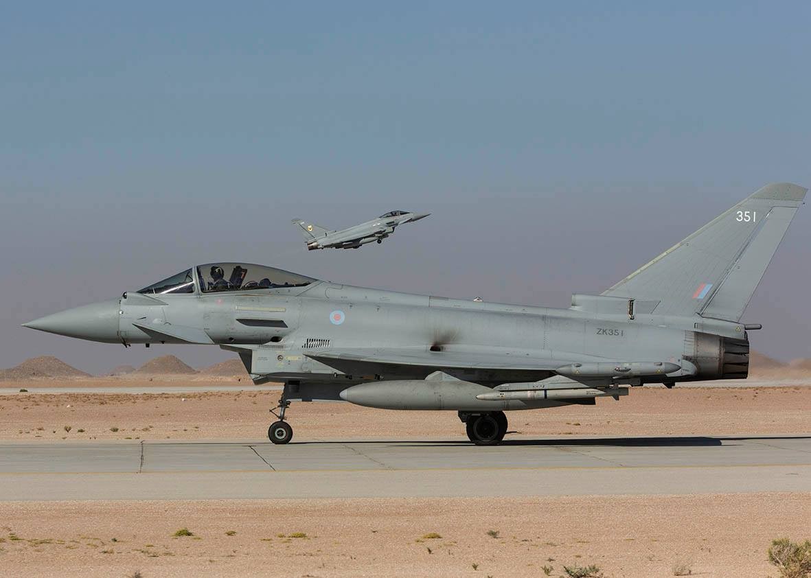 阿曼与英国举行大规模军事演习