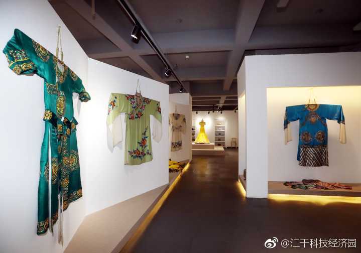 “戏痴”建成戏服博物馆,坐落在江干|博物馆|戏服|王胜红_新浪新闻