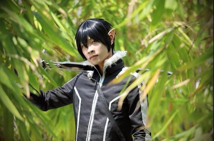 刀剑神域cos,网友:桐人,我应该没得罪你吧?干嘛用鼻孔瞪我?