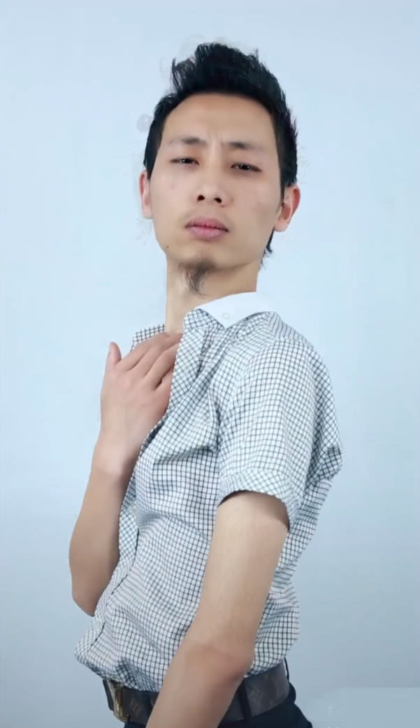 没化妆的时候是山羊胡子大叔,画了妆之后,网友:我要娶他!