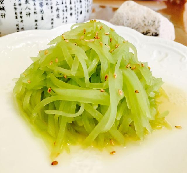 快手菜之凉拌莴笋丝的家常做法