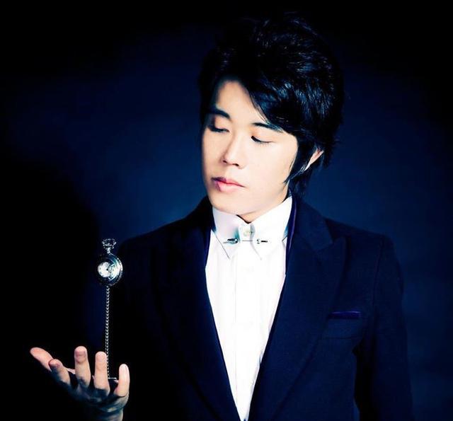 魔术先生李泽邦:曾是大卫科波菲尔的学弟,现在明星魔术导师