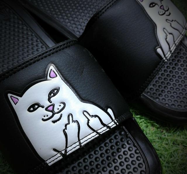 居家户外潮流拖鞋之ripndip贱猫中指猫咪赏析