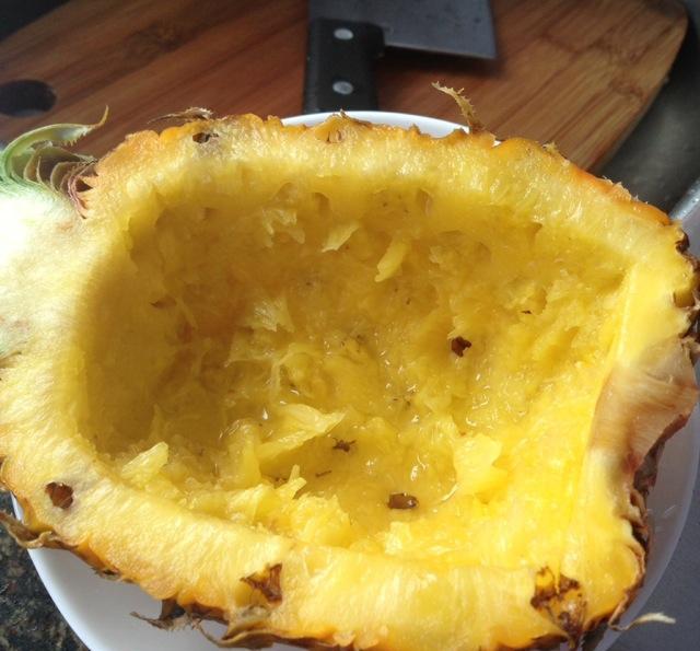 在这个炎热的夏天,你确定不需要来一份这样酸甜开胃的菠萝饭吗