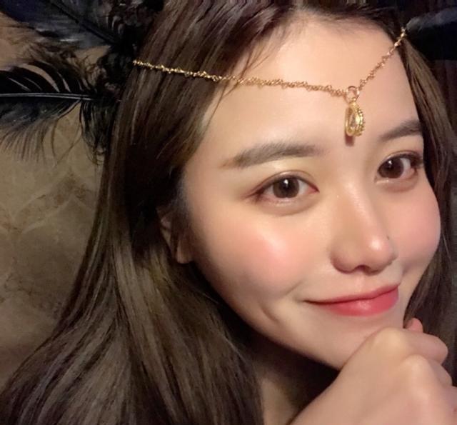 绝地求生比卢本伟的uu更有情商被锤开挂蛇哥女友做了这些