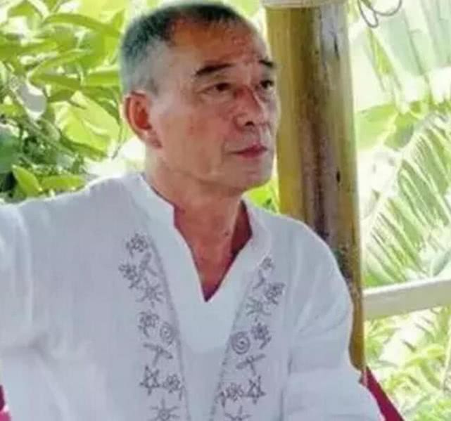 他是黑帮教父,还是陈友谅的后代,儿子更是娱乐圈的当红男星