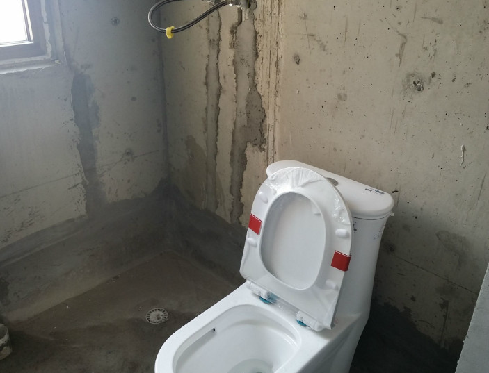 直击,农村小夫妻城里买楼,还没装修就住进去生活