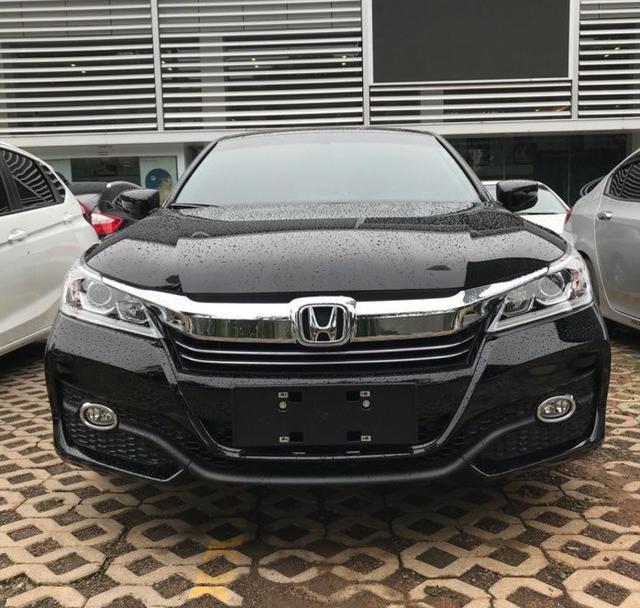 13万提九代雅阁, 车主: 库存车也挺好, 便宜就行