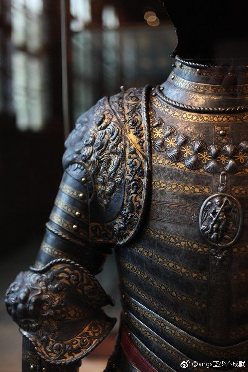中世纪铠甲之美,无处不在的装饰纹样并非为了展现浮夸技术