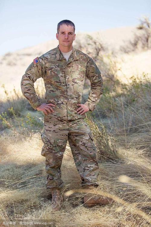 但是就是在这样的情况下,美国军队却每年要开除数千名现役士兵,这是