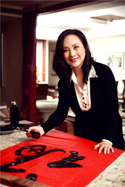 曾是北电三朵金花,刘晓庆为她做配角,二婚嫁富商今成知名画家