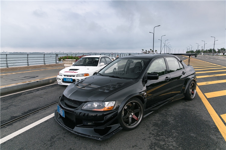 全身都是精品的三菱e9,停在那里简直就是一件艺术品!