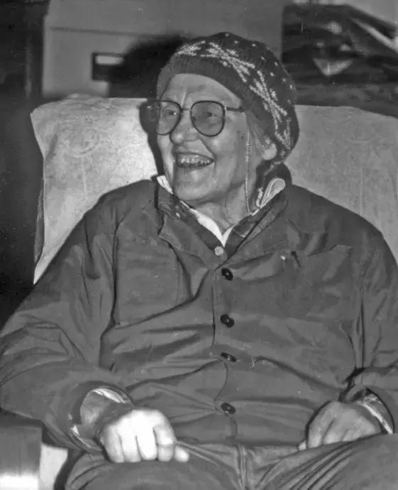 造出核武器的她,本可冲击诺奖,却跑到中国放牛60年|诺奖|辛顿|核武器