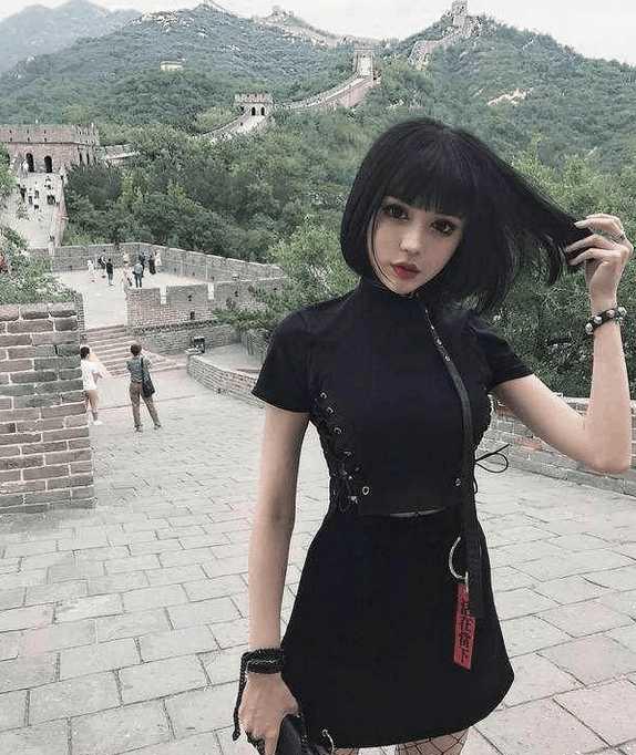 东方真人芭比娃娃, 人家可不是靠化妆, 人家本来就天生丽质好吗!