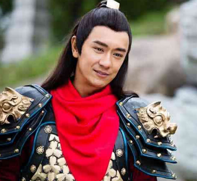 人来模仿他了,但从未被超越,比如王晶力捧的张家辉,陈浩民,周伟健等