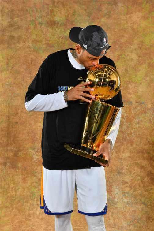 3人劝他出山,一复出就夺冠,一夺冠又宣布退役