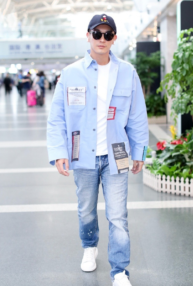 长得帅也要靠"衣装",杜江机场这身简直自毁形象,毫无星味