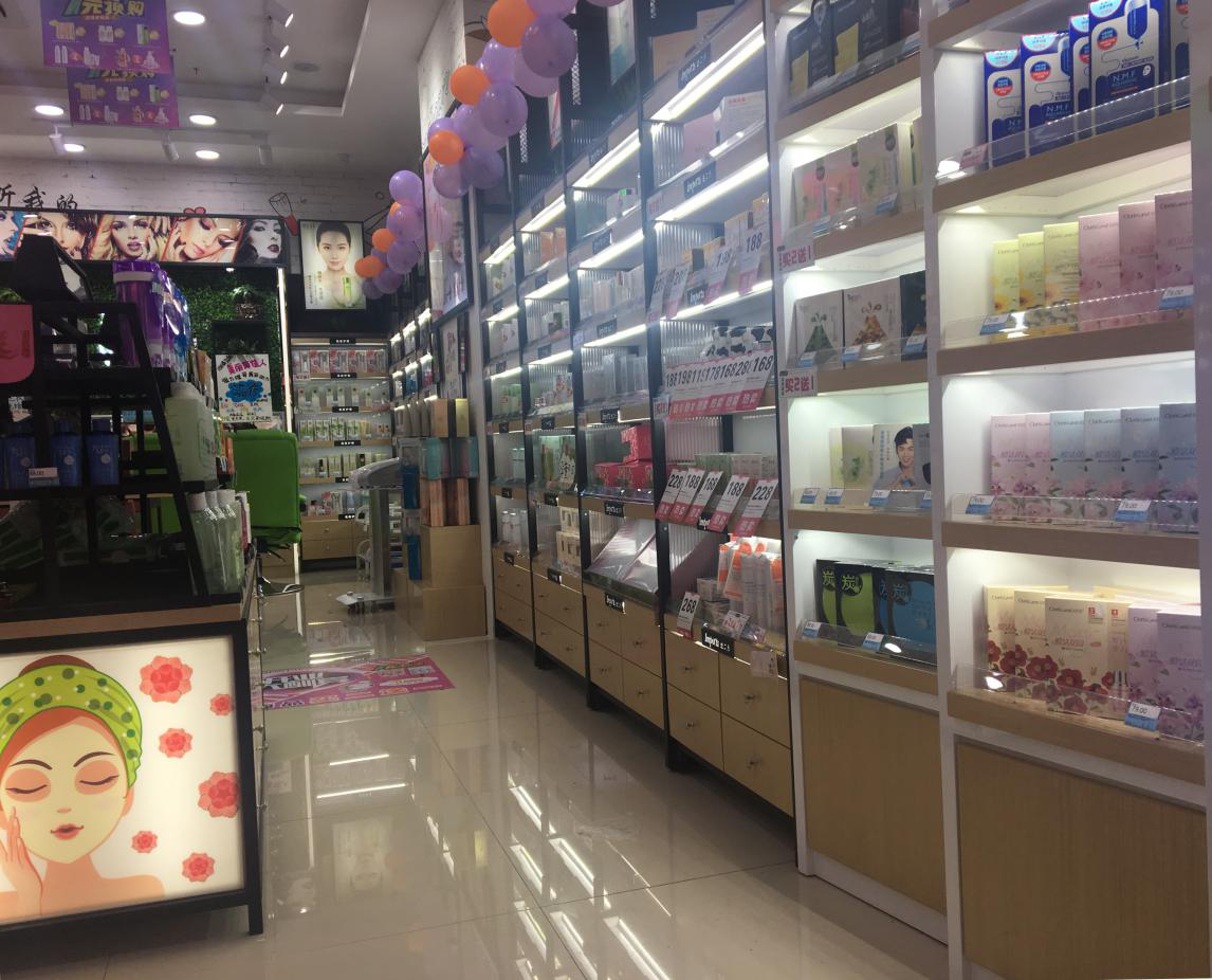 化妆品加盟店展柜的陈列技巧(开店指南)