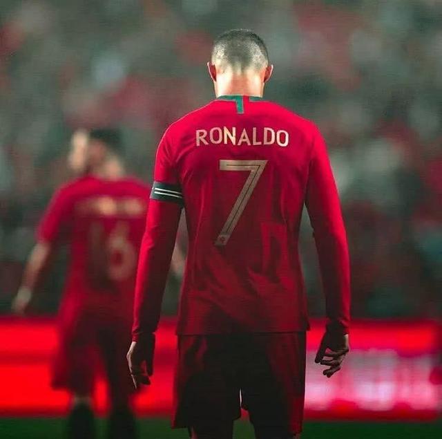 英雄的背影总是如此落寞,将国家荣誉扛在肩上是怎样的负担?