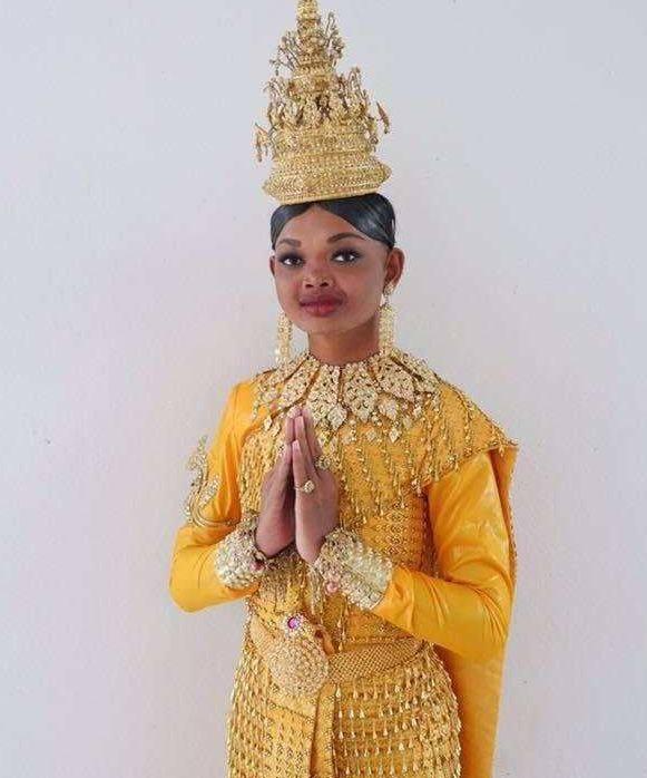 泰国女孩因长相被众人嘲笑, 最后她凭着自信和努力成为明星!