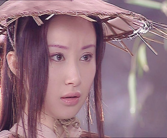 她童星出道,颜值高演技好,与多名男星传绯闻,却依旧不温不火!