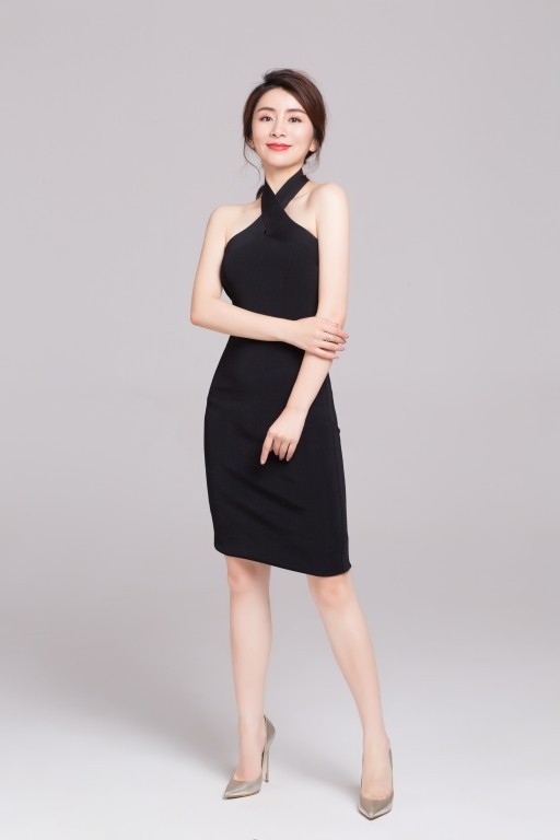 刘庭羽新剧开播气质如兰演绎女主播