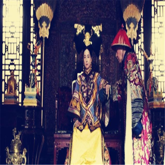 慈禧立她的侄子兼外甥,4岁的载湉为帝,改年号光绪,两宫太后再次垂帘听