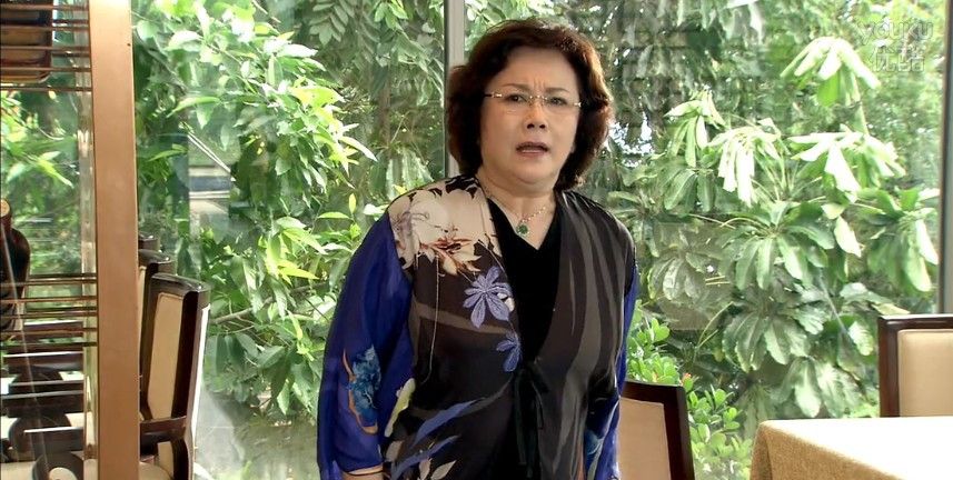 曾主持过春晚,服300颗安眠药自杀未遂,后在澳大利亚定居!