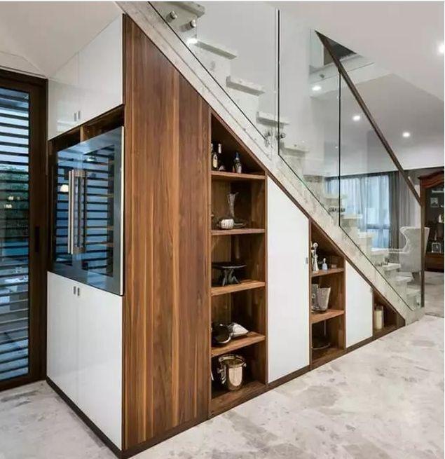 设计实用原木色长搁板和换鞋脚蹬,化旮旯为时尚焦点;1,楼梯转角设计