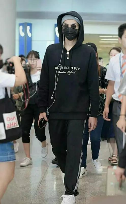 再红你能红过黎明吗?可现在黎明坐火车乘地