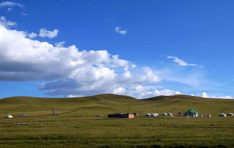 外蒙古的乌兰巴托,内蒙古的呼和浩特,如今差距不是一般大
