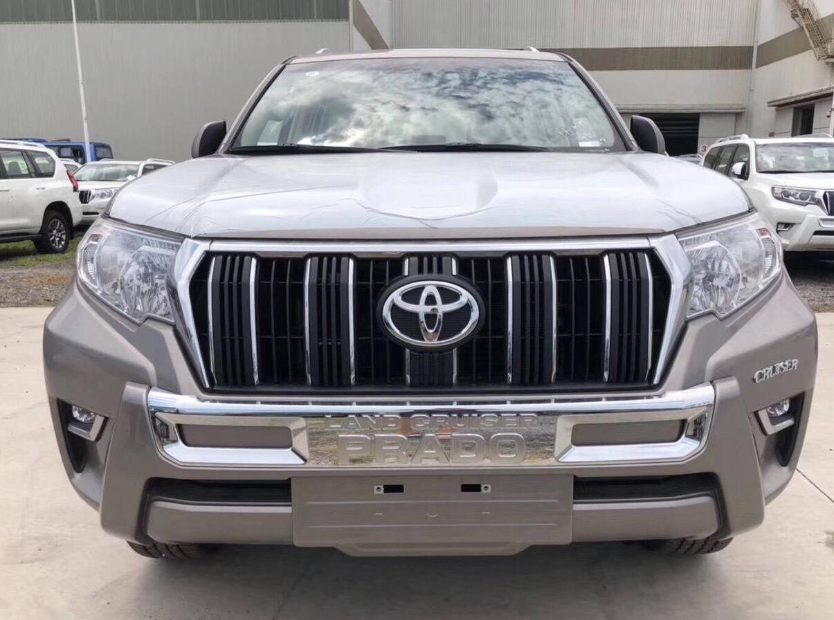 最个性的丰田普拉多提车落地45万全身青铜色成为丰田颜值王