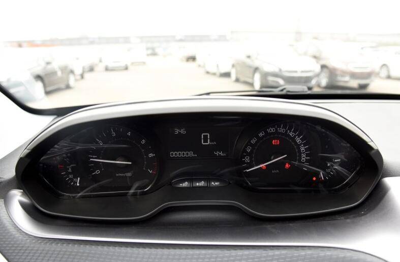 同事的标致2008卖我4万多这个价格划算吗