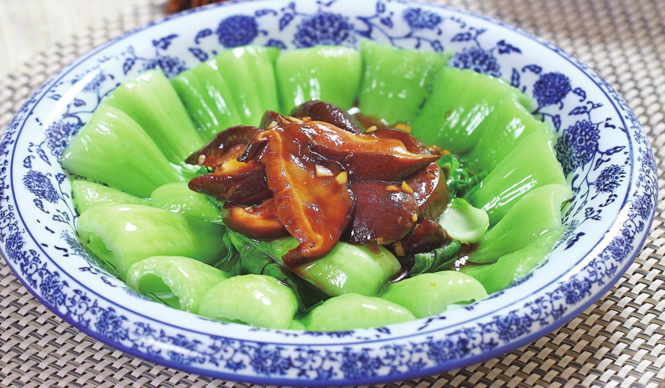 一款家常风味素菜香菇与油菜堪称绝配广受欢迎