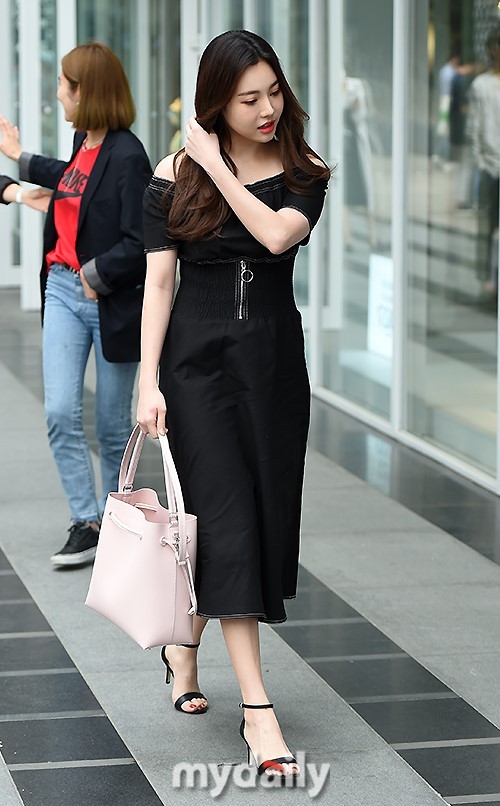 韩国女团girlsday成员yura首尔出席代言品牌宣传
