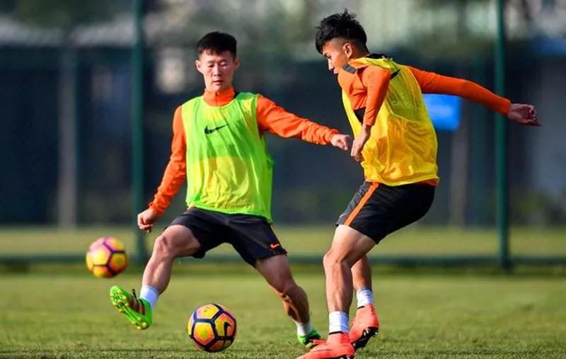 鲁能集结备战广州富力拒谈伊涅斯塔加盟话题 