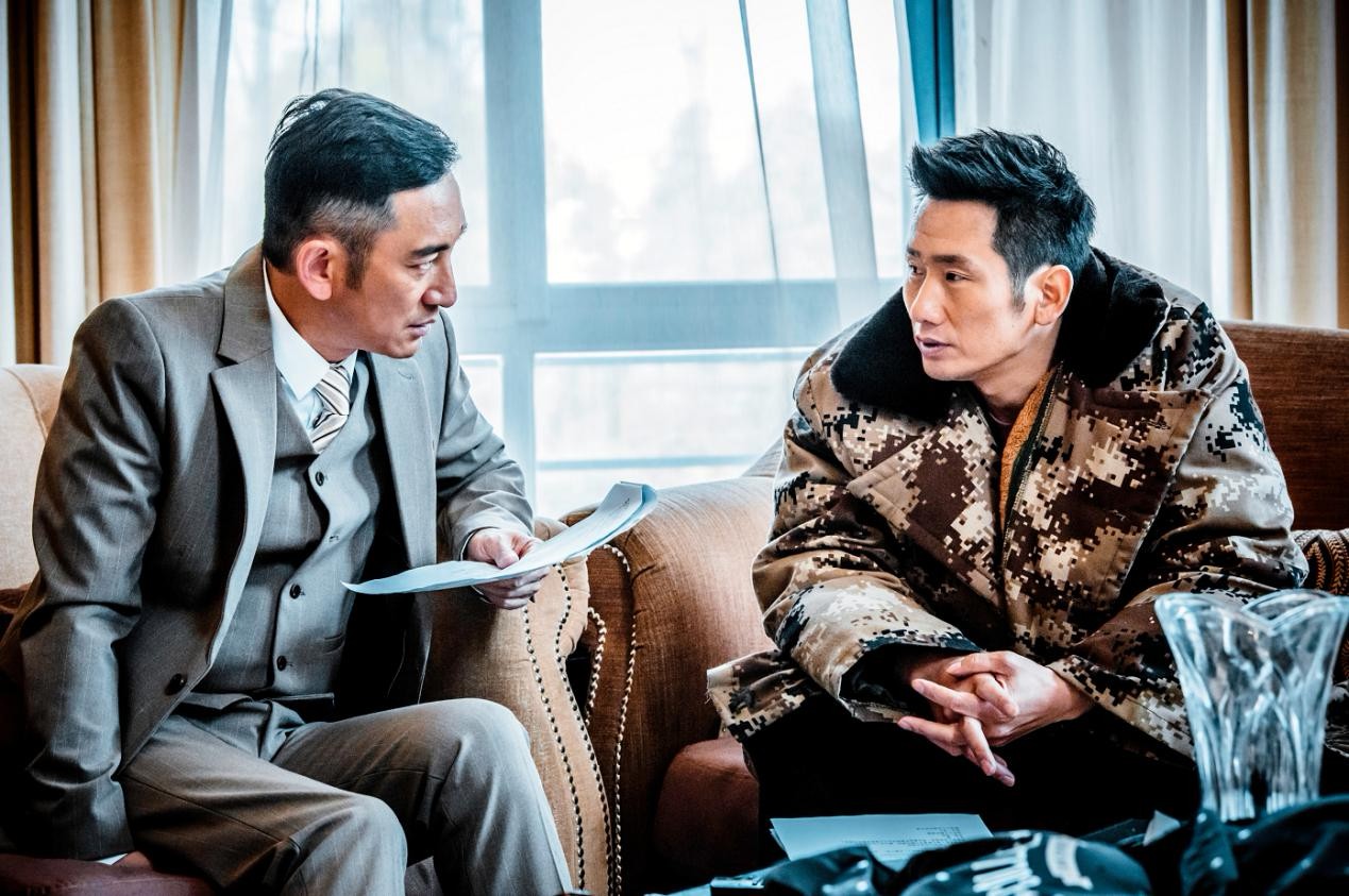 《站住!小偷》郑云吴启华飙戏 超燃画风初显端倪