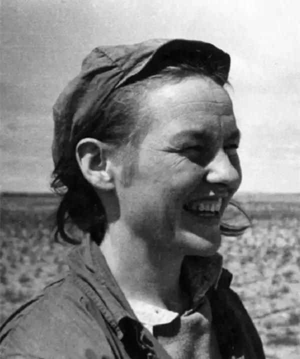 造出核武器的她,本可冲击诺奖,却跑到中国放牛60年|诺奖|辛顿|核武器