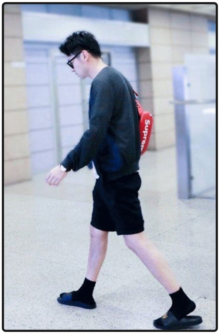 见了雷佳音真人,他的腿比我的还细.