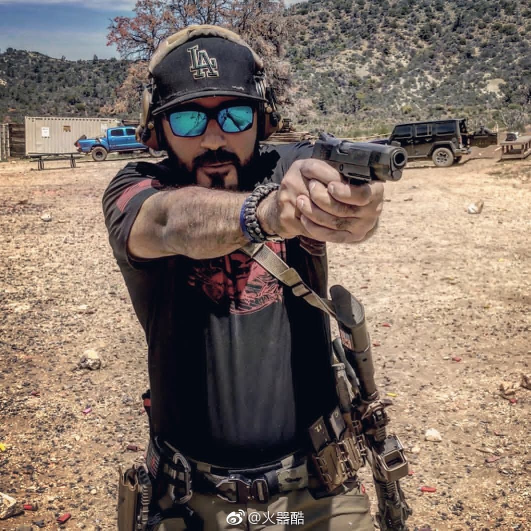 会打枪的男人都比较帅