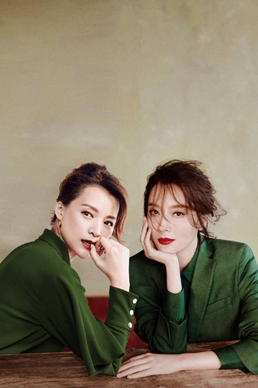 陈数与董卿罕见同台,同为衬衫造型,谁才是真的知性女神?