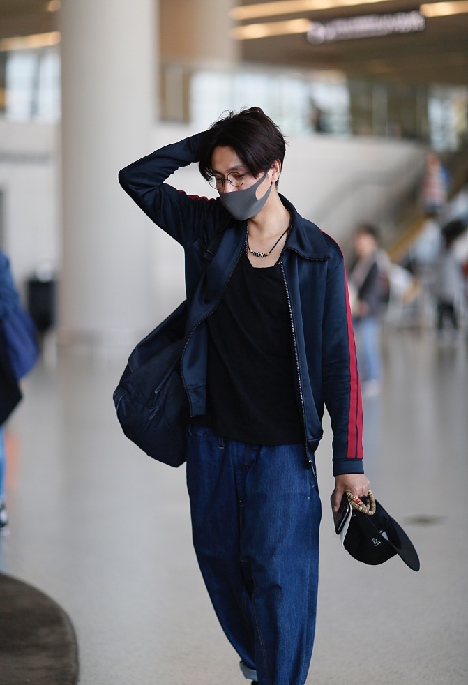 最美厂花陈坤首当伴郎