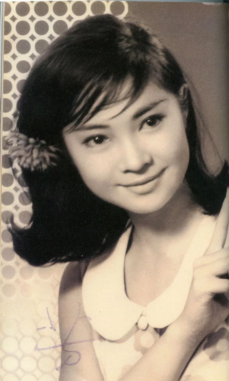 他曾是琼瑶剧的御用小生,三任女友个个了得,今70岁仍风度翩翩