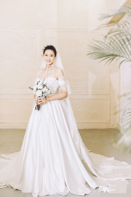 惠若琪婚纱照公开,两套造型美翻了,身高192cm真不是盖的!