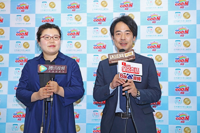 �����y����Ȼ��ʹ��ͯ�t(y��)Ժ ���m(x��)<span style='background-color: #b5d324'>��</span>�ꌢ�����M(j��n)�е���