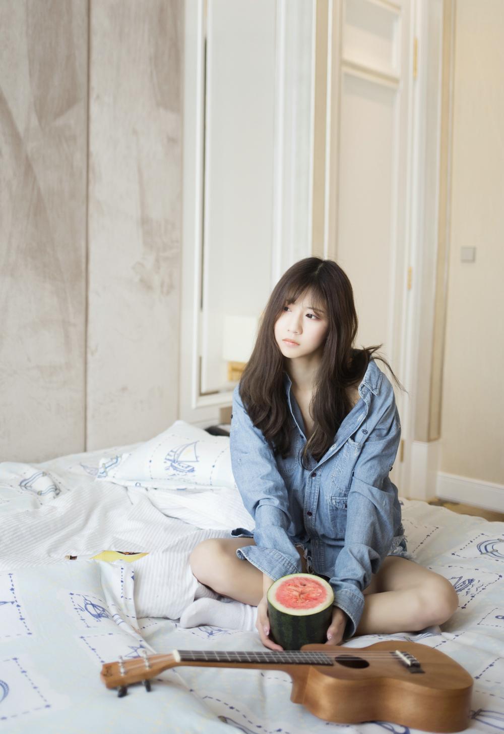 网红主播水果妹妹大胆尝试另类写真