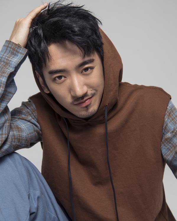 原来在三国机密中跟韩东君相爱相杀的他现代长这样颜值max