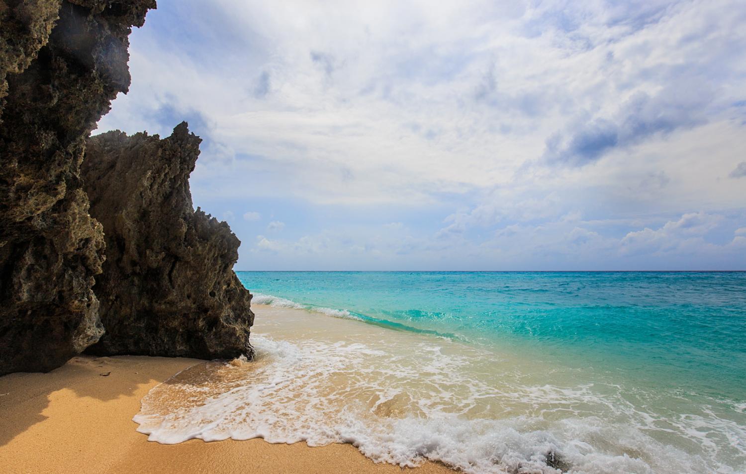 为什么这样一片美丽的海滩, 游客却寥寥无几呢|普卡海滩|长滩岛|游客